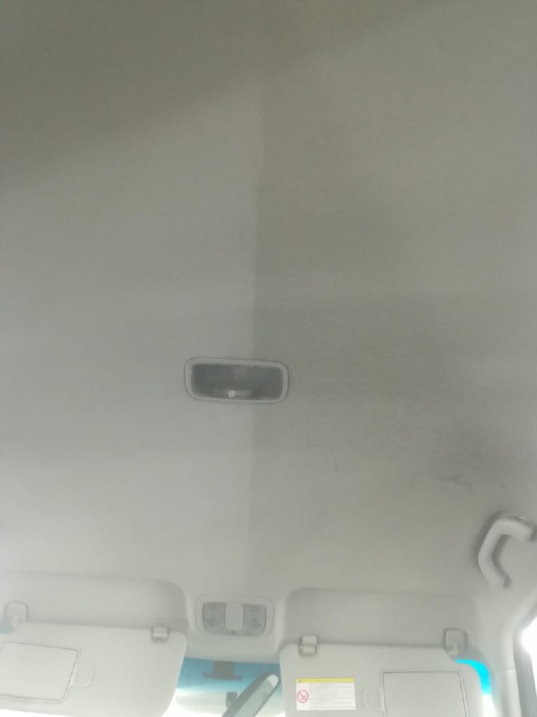 Чистка потолка авто